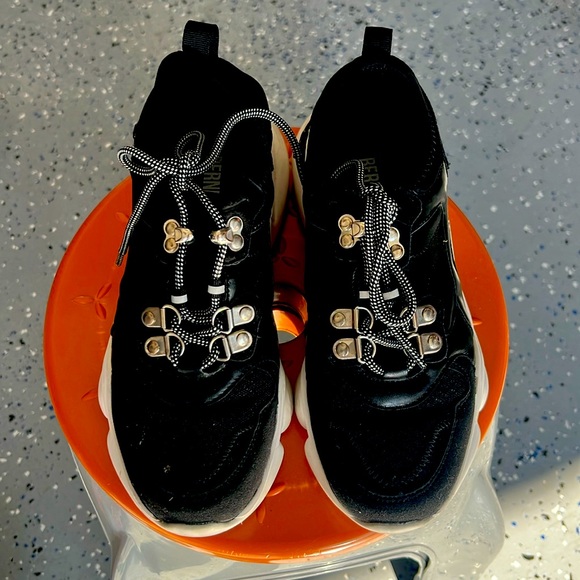 Berness Shoes - Women's fashion sneaker